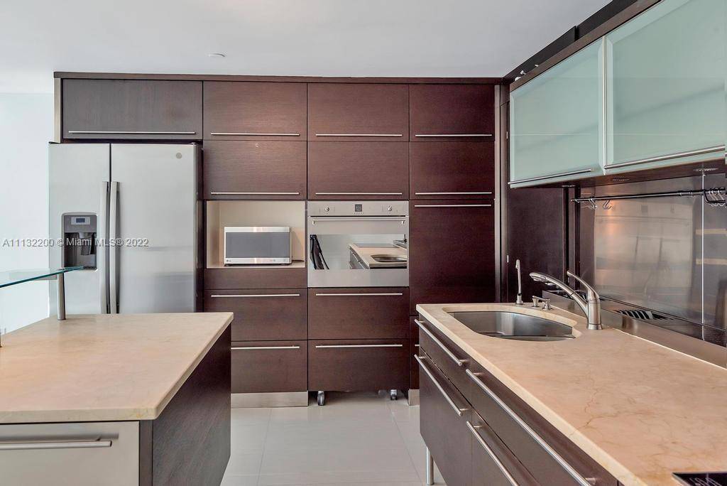 Miami Beach, FL 33140,6000 Collins Ave #324