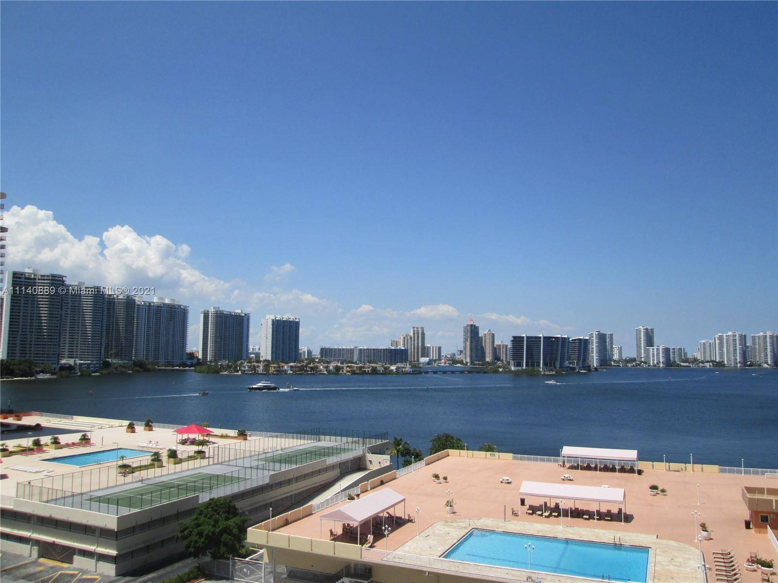 Sunny Isles Beach, FL 33160,250 174th St #915