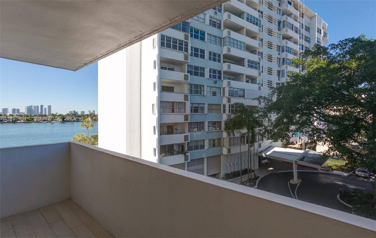 Miami Beach, FL 33139,5 Island Ave #4B