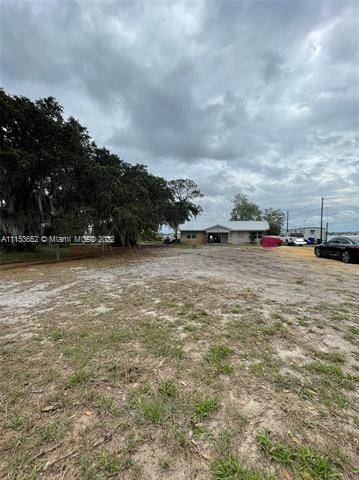 Other City - In The State Of Florida, FL 33870,704 Memorial Drive