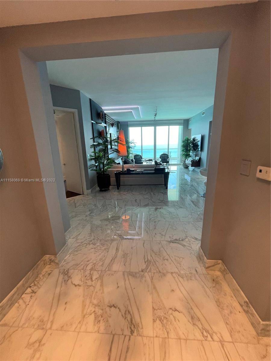 Sunny Isles Beach, FL 33160,16051 Collins Ave #2902