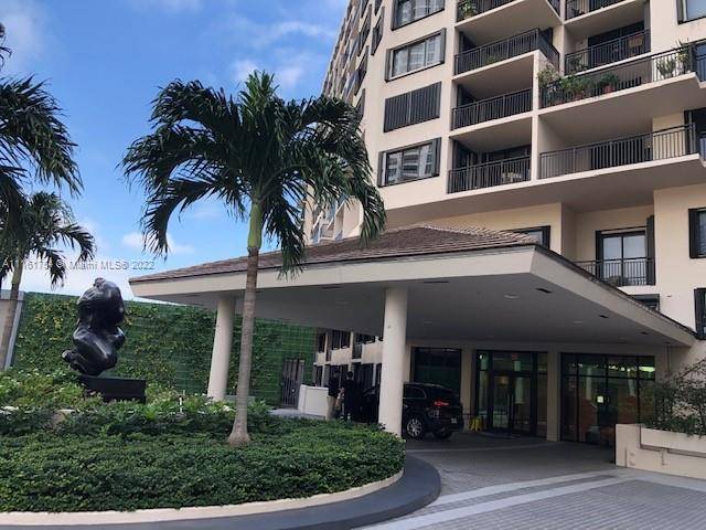 Miami, FL 33131,540 Brickell Key Dr #823