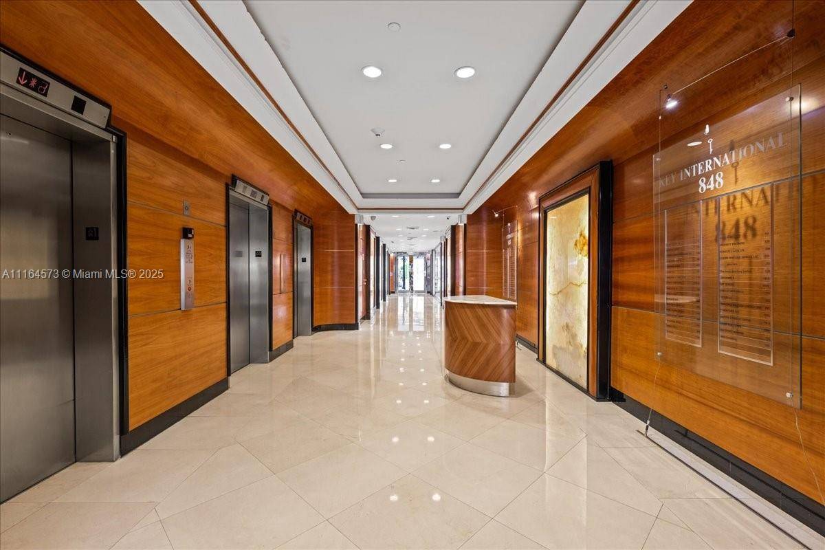 Miami, FL 33131,848 Brickell Ave