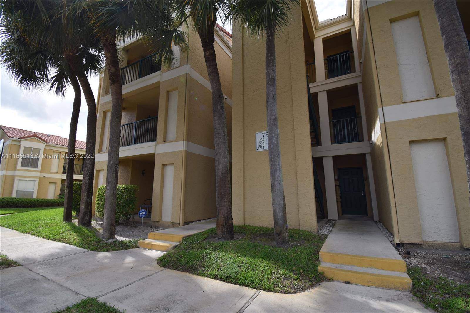 Coral Springs, FL 33071,733 Riverside Dr #1224