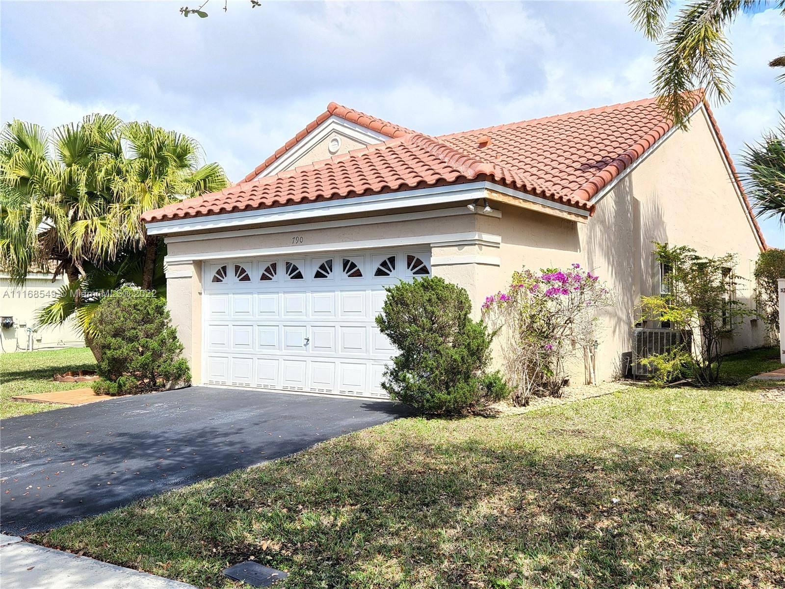 Weston, FL 33326,790 Falling Water Rd