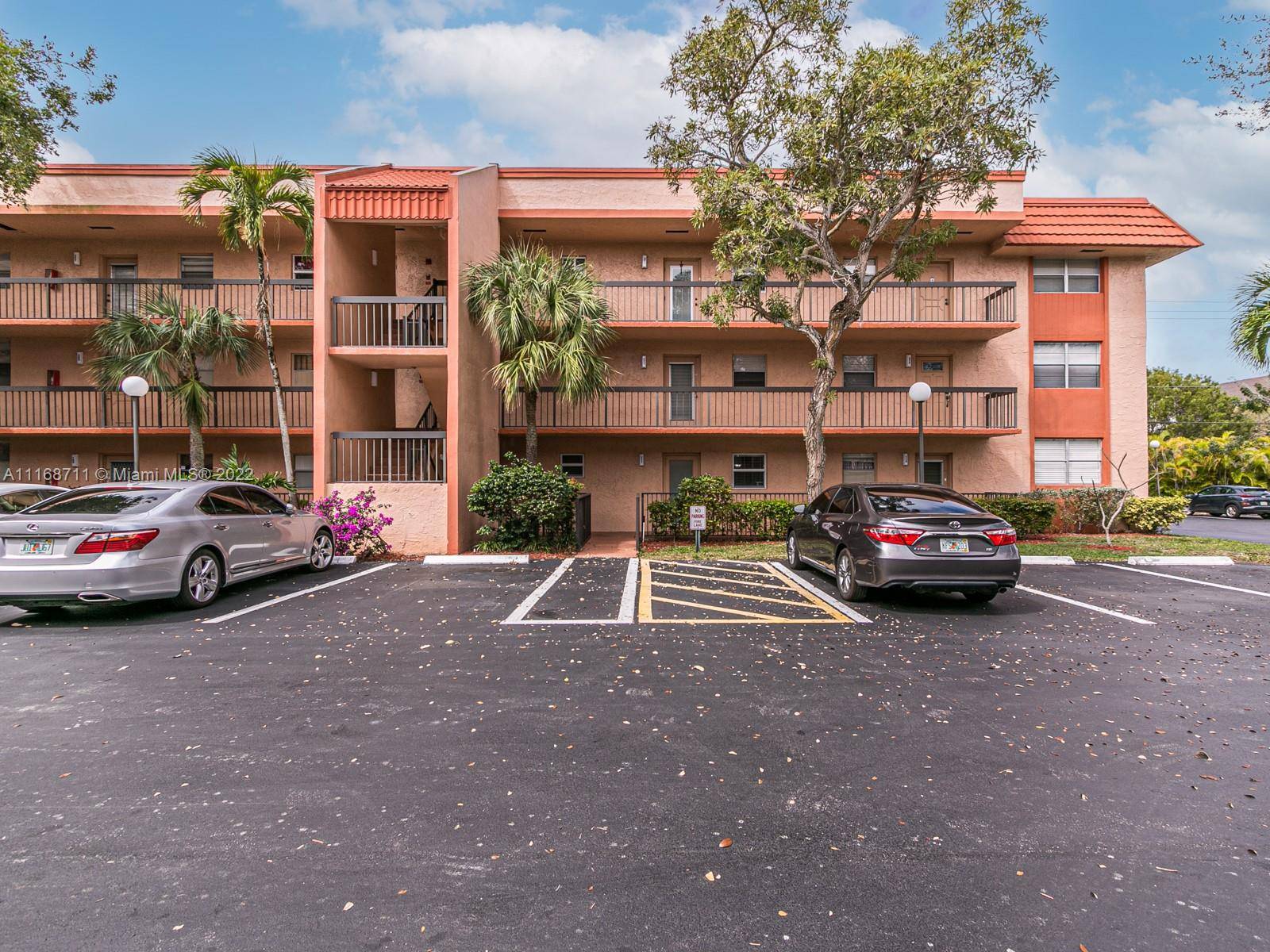 Margate, FL 33063,3130 Holiday Springs Blvd #111