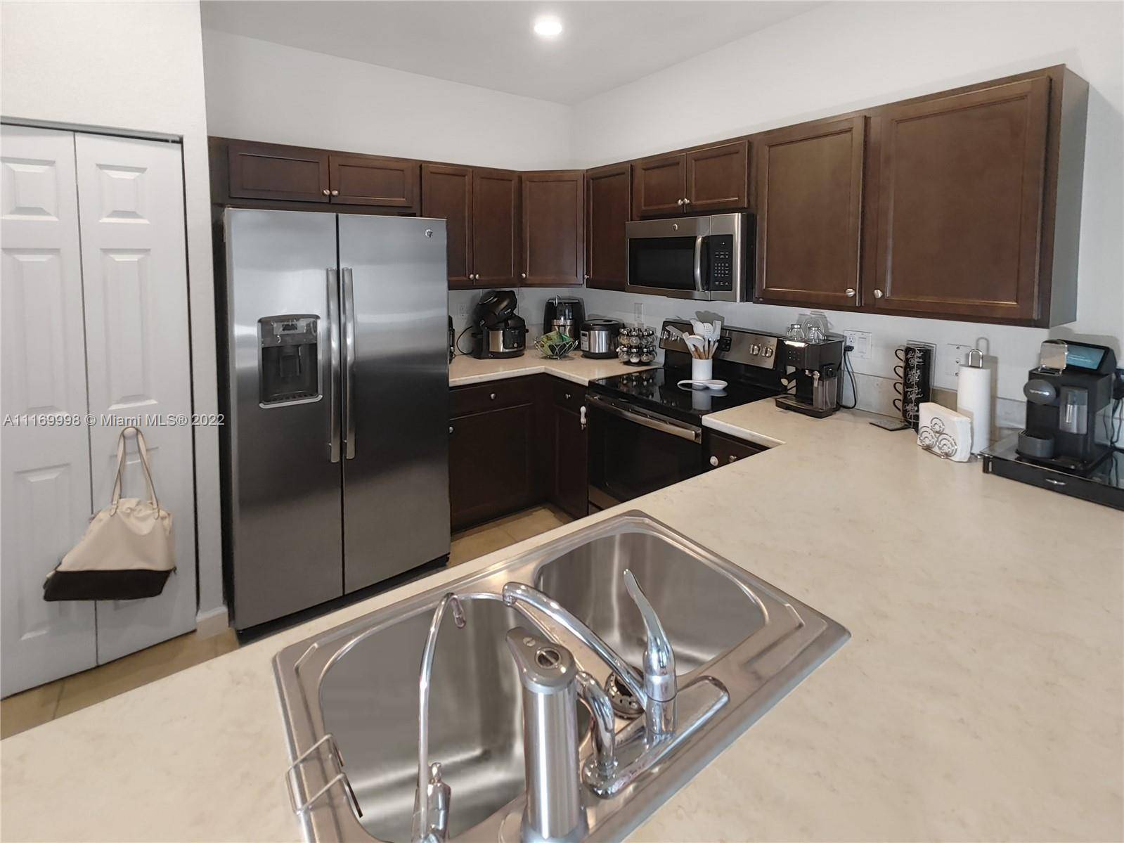 Hialeah, FL 33018,3300 W 92nd Pl #3300