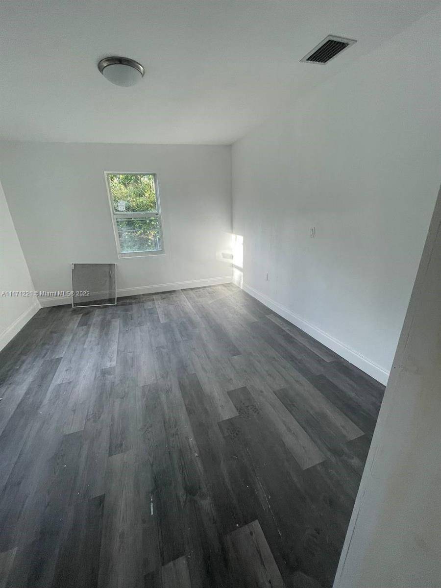 Miami, FL 33150,111 NW 68th St