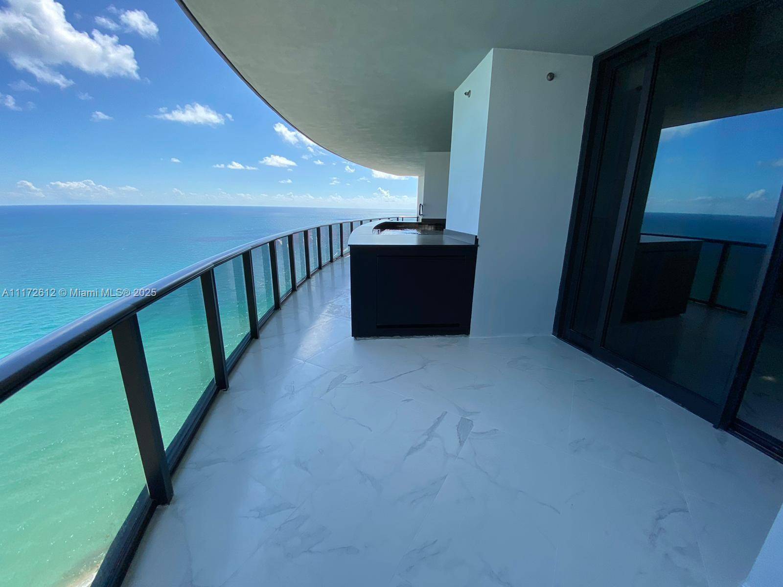 Sunny Isles Beach, FL 33160,18555 Collins Ave #2905