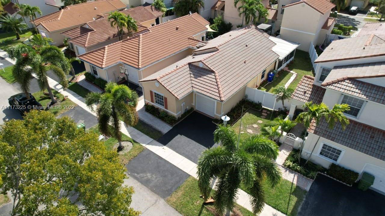 Pembroke Pines, FL 33029,935 SW 180th Terrace