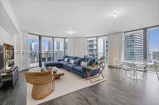 Miami, FL 33131,1000 Brickell Plz #2502