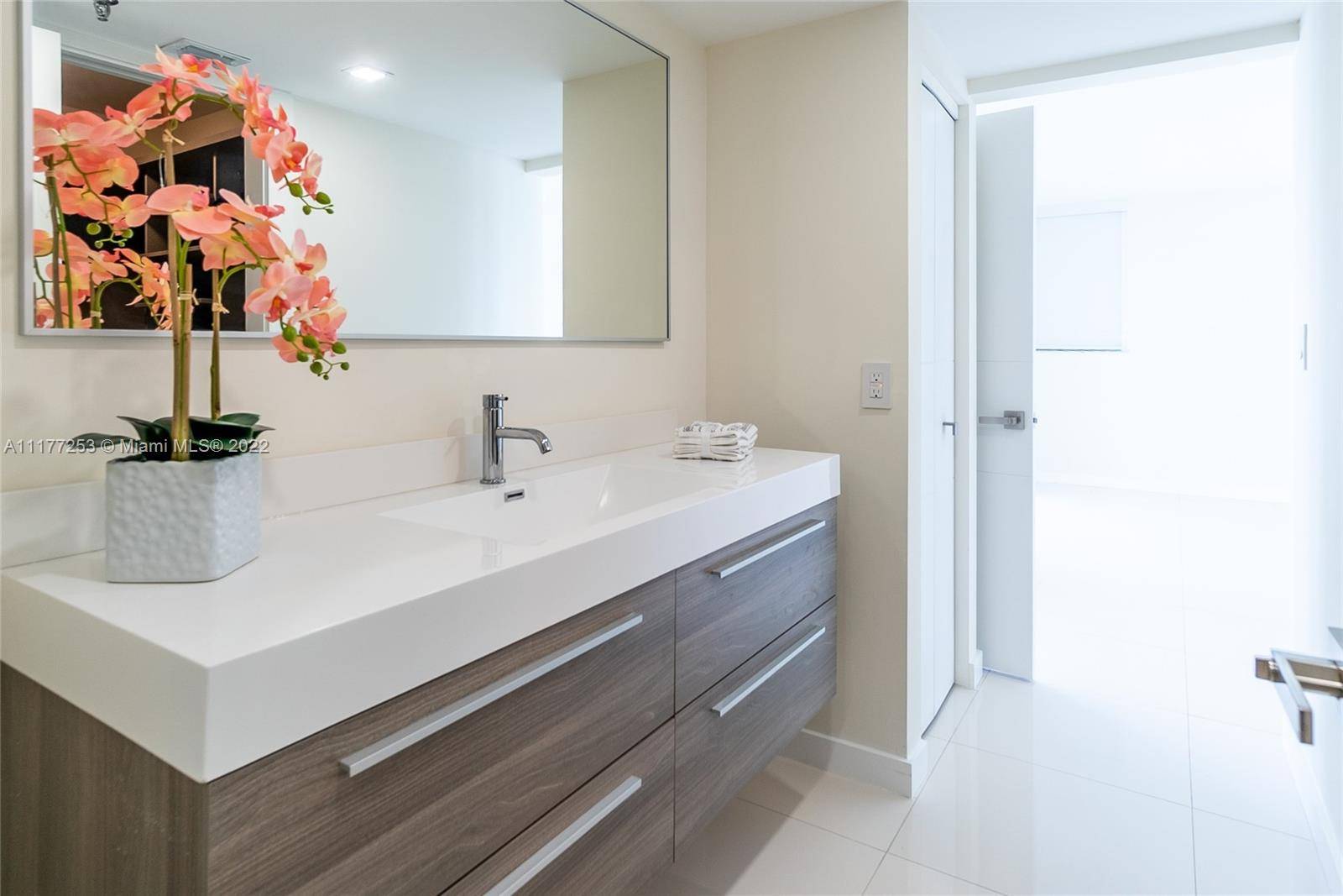 Miami Beach, FL 33141,6830 Indian Creek Dr #8E
