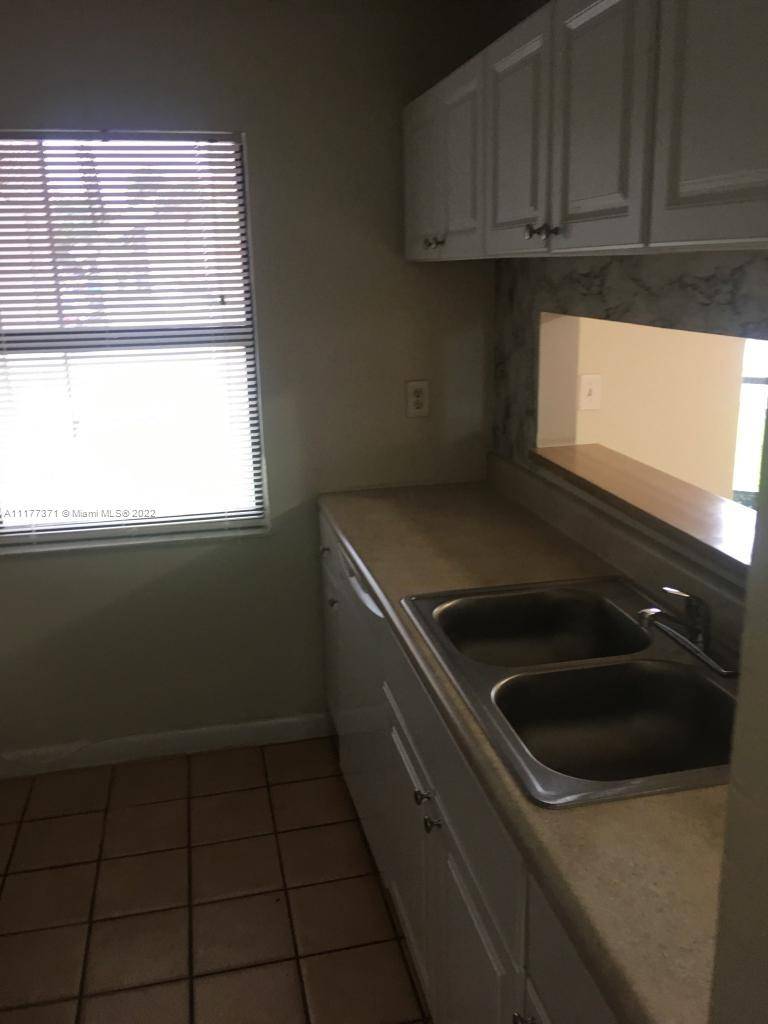 Miramar, FL 33025,3410 Foxcroft Rd #116