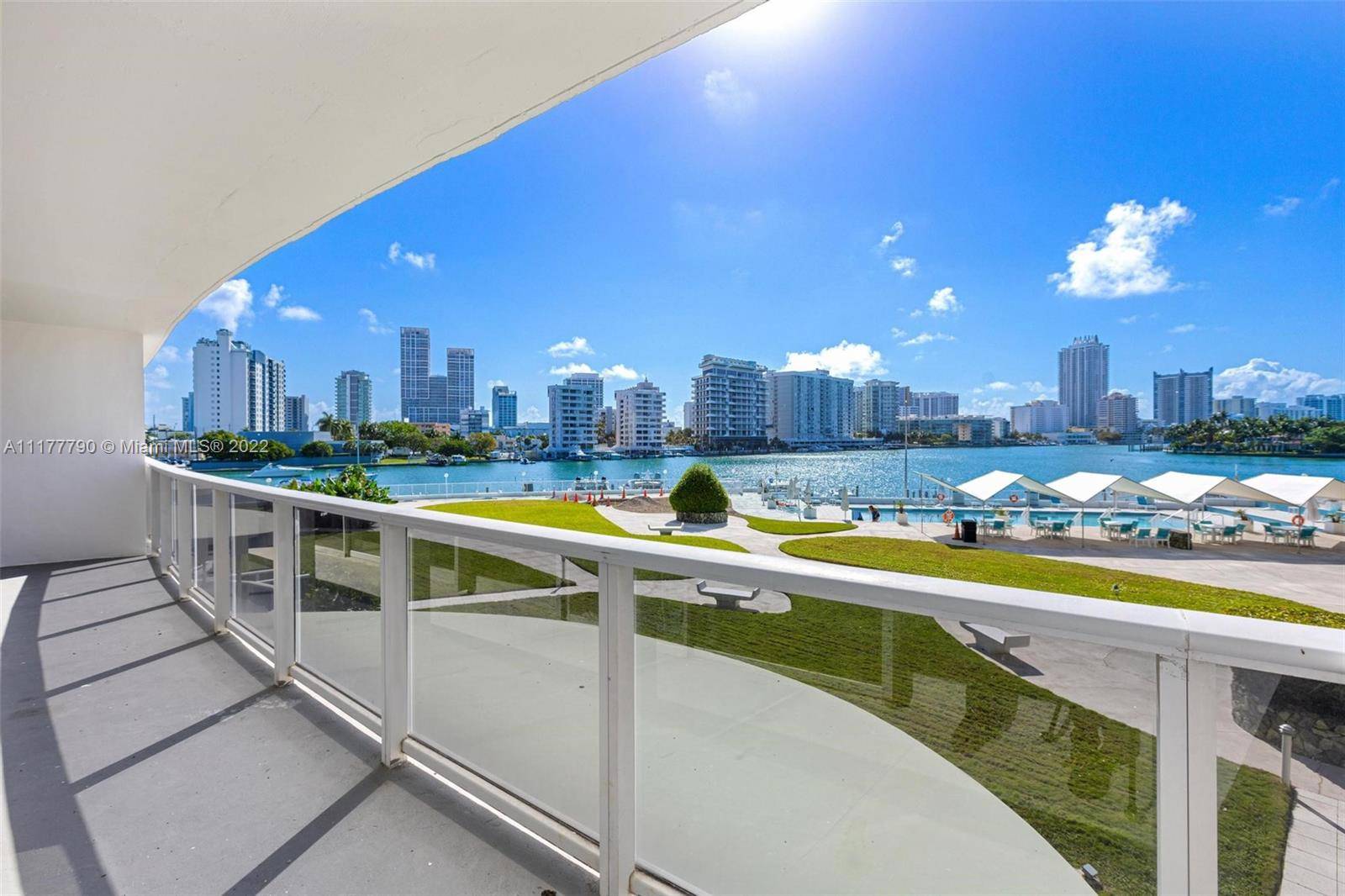 Miami Beach, FL 33141,900 Bay #208