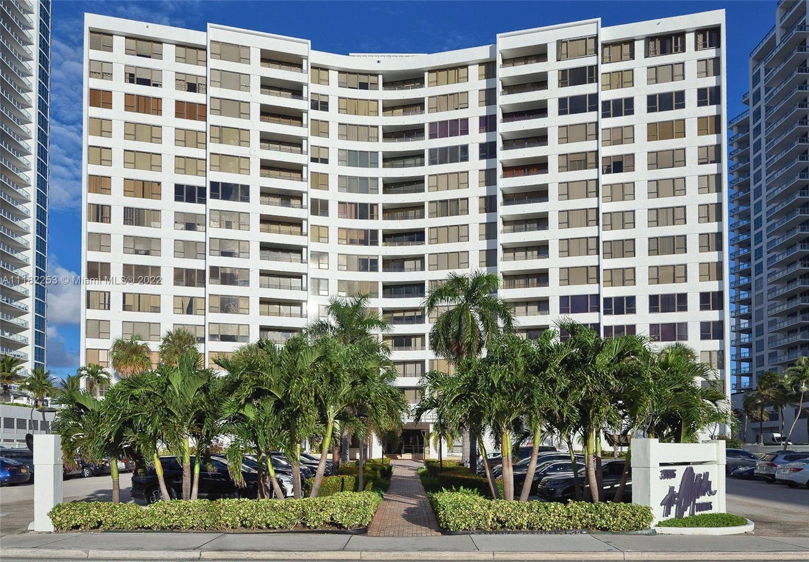 Hollywood, FL 33019,3505 S Ocean Dr #1016