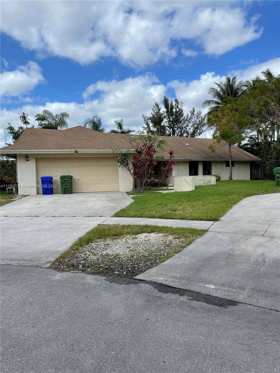 Pembroke Pines, FL 33025,9511 SW 6th St