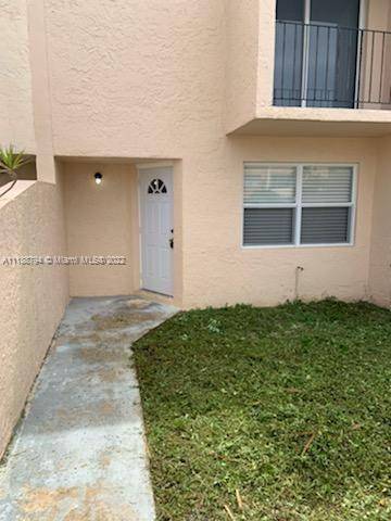 Davie, FL 33314,3662 SW 59th Ave #2