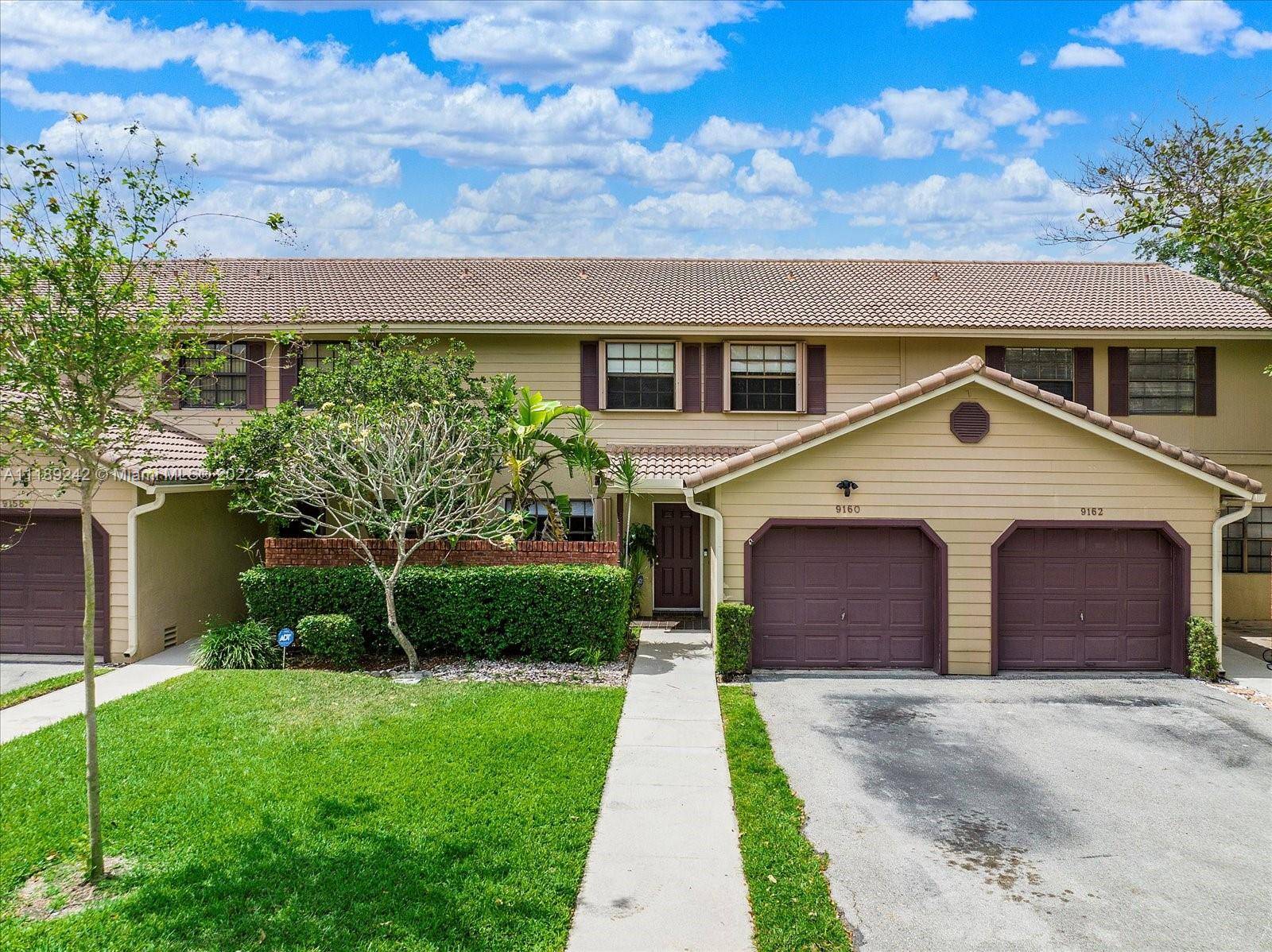 Plantation, FL 33324,9160 Vineyard Lake Dr #0