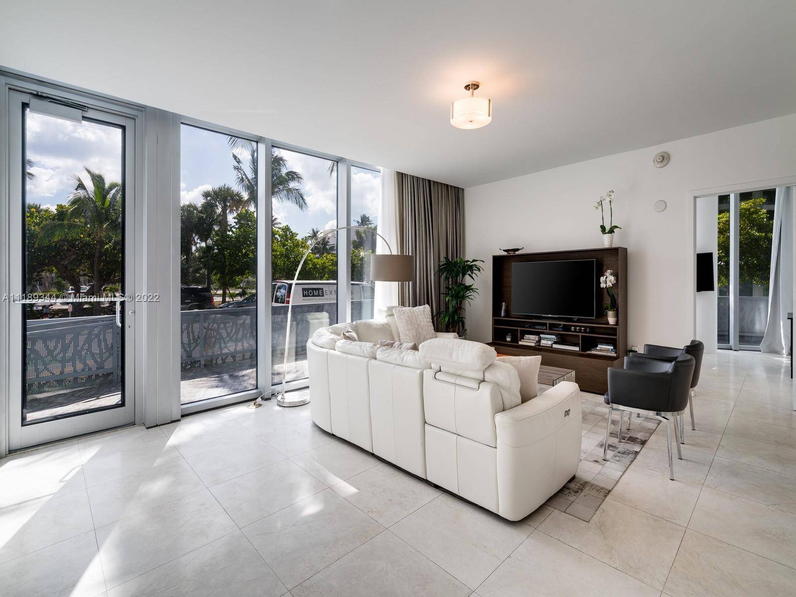 Miami Beach, FL 33139,1 Collins Ave #106