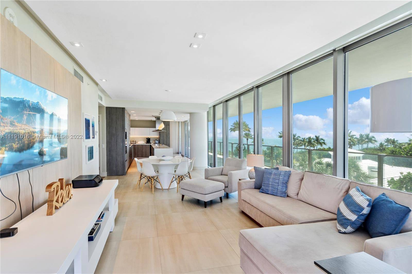 Key Biscayne, FL 33149,360 Ocean Dr #401S