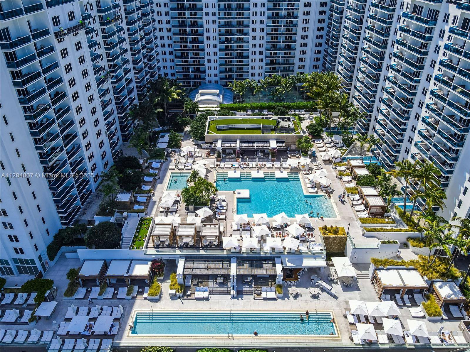 Miami Beach, FL 33139,2301 Collins Ave #542