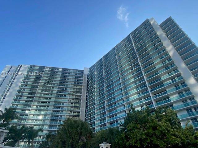 Sunny Isles Beach, FL 33160,100 Bayview Dr #525