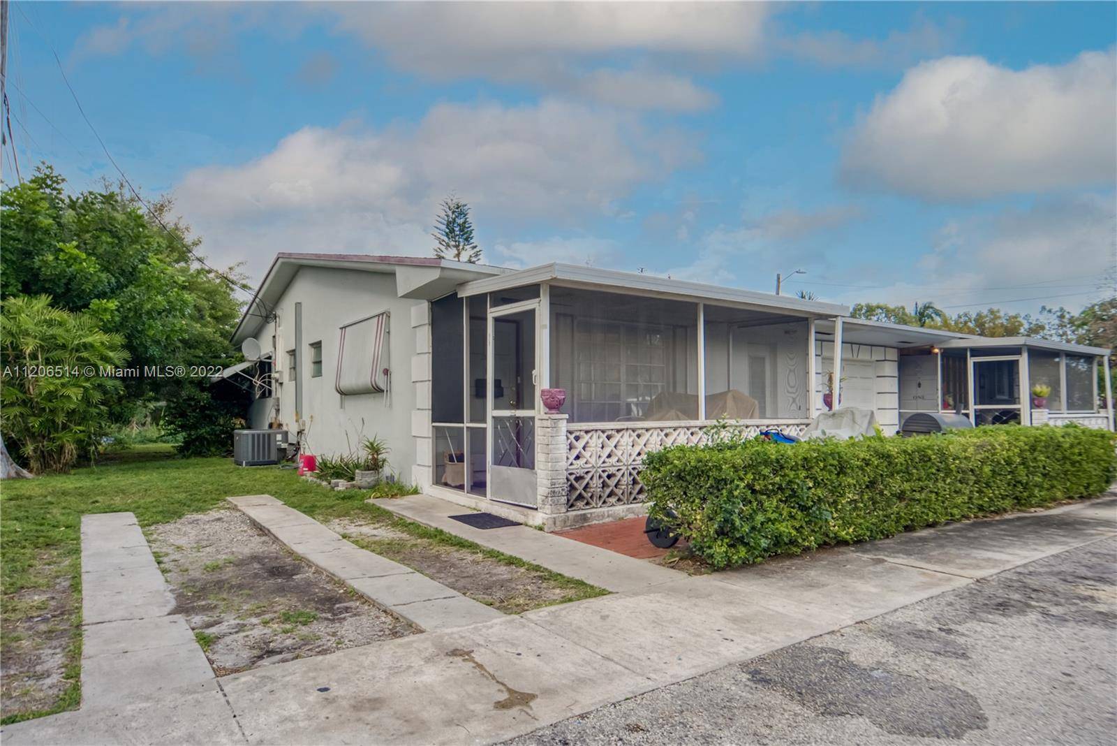 North Miami Beach, FL 33169,1 NW 169th St