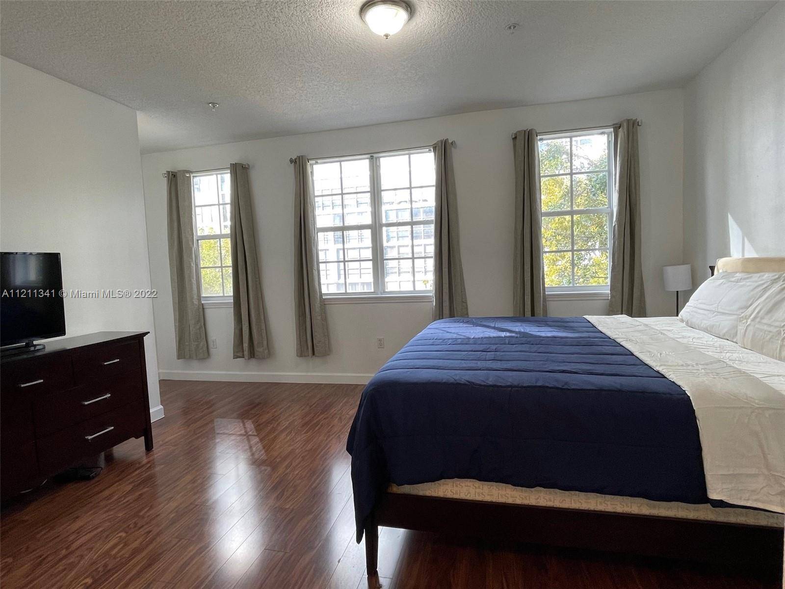 Hallandale Beach, FL 33009,2069 S Ocean Dr #TH8