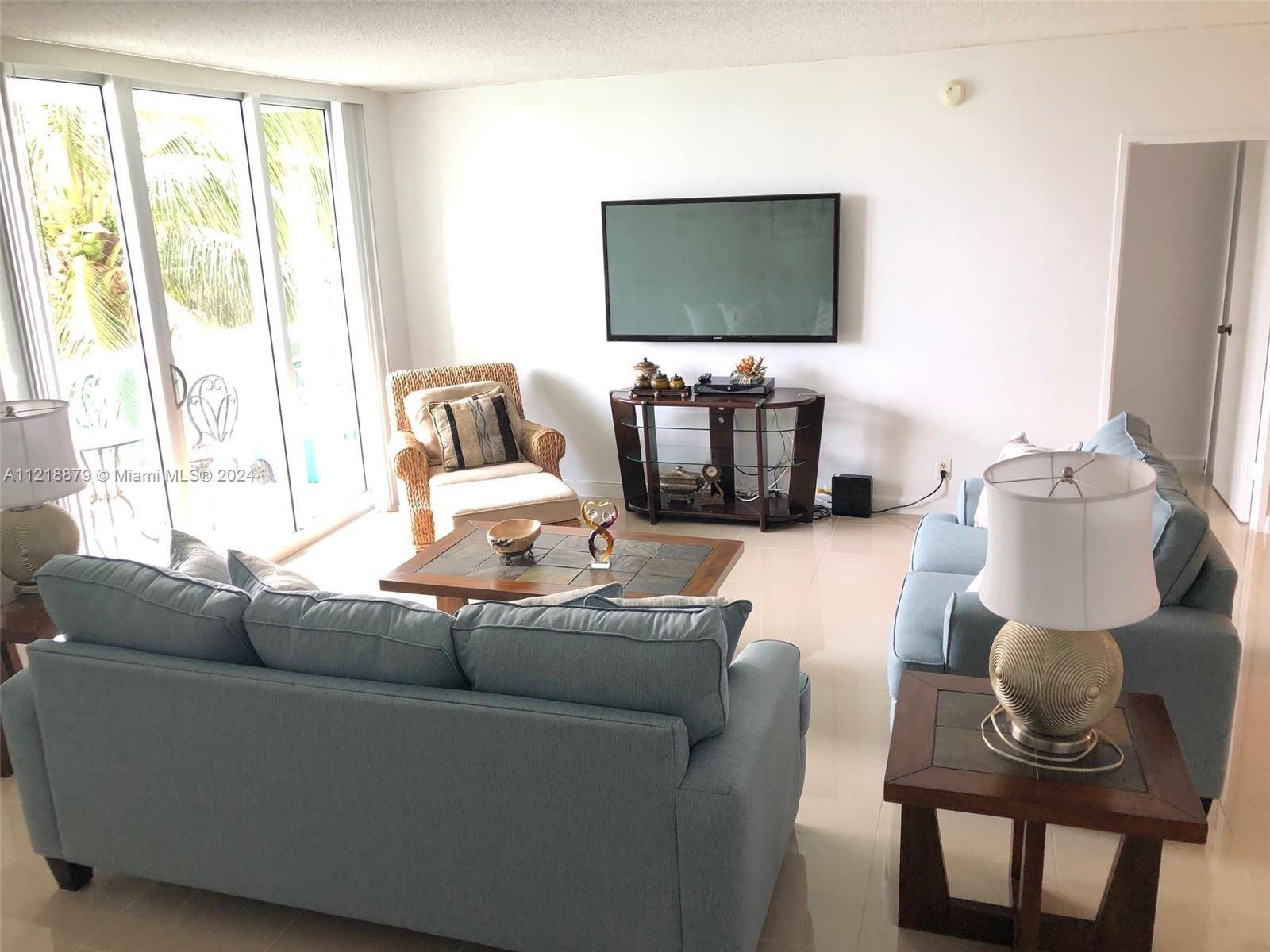 Hollywood, FL 33019,3901 S OCEAN DR #3L