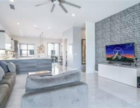Boca Raton, FL 33431,4021 NW 18th Way #48