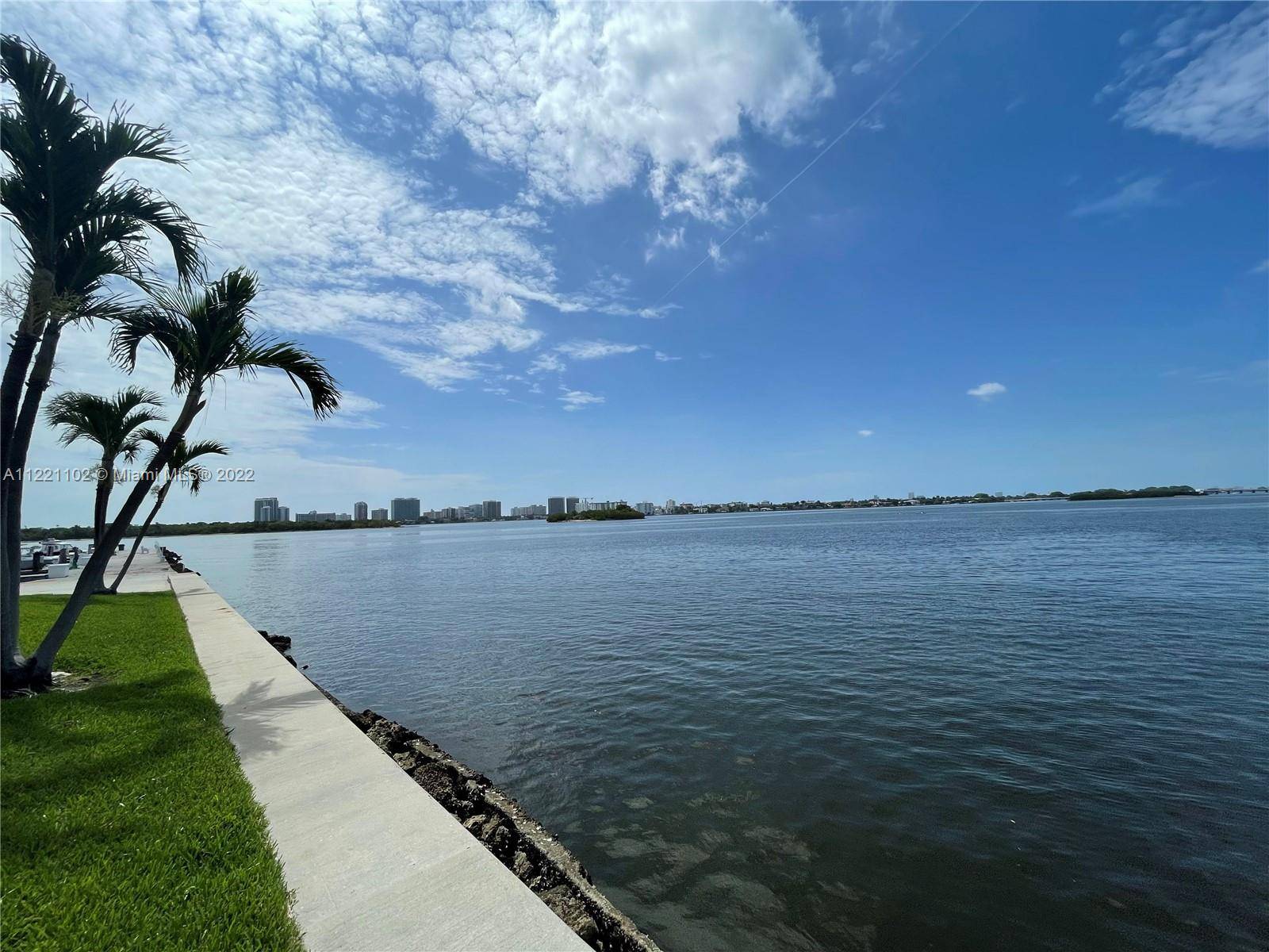 North Miami, FL 33181,2700 NE 135th St #8