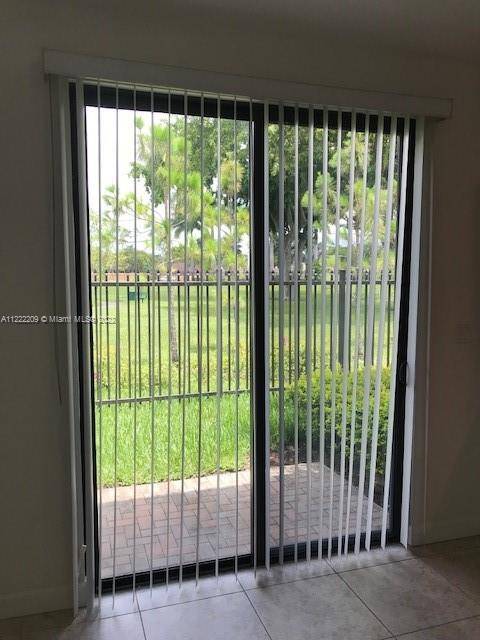 Miami, FL 33179,317 NE 194th Ln #317