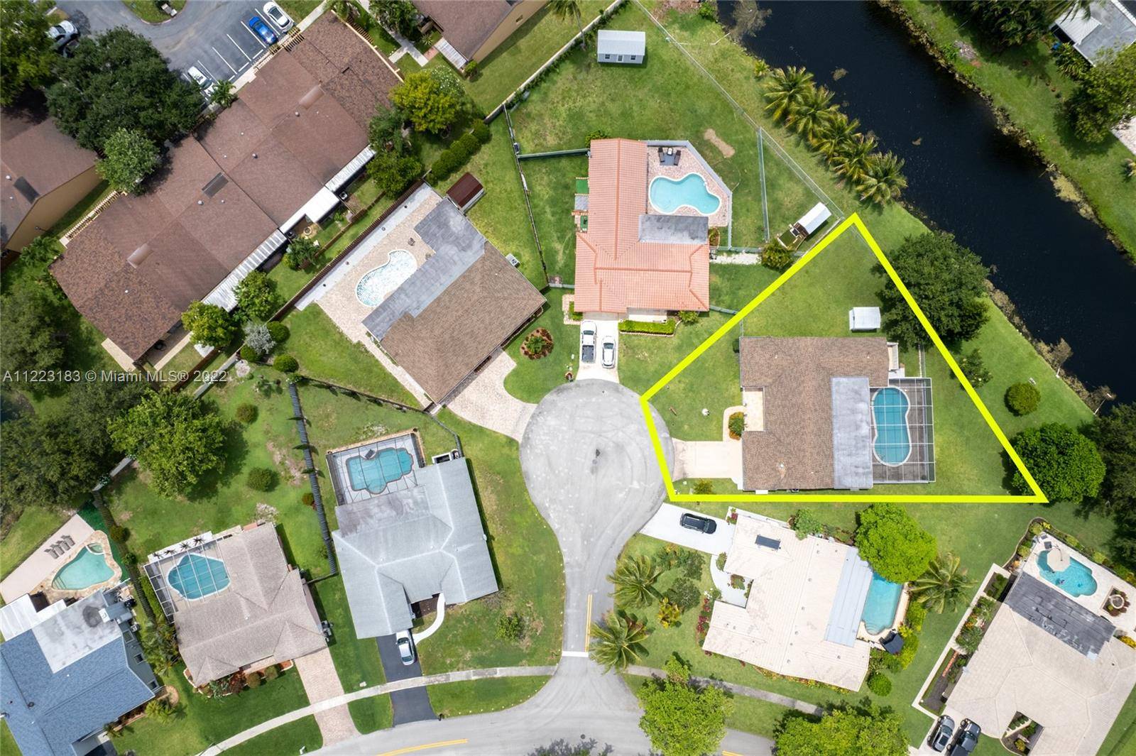 Plantation, FL 33324,839 W Plantation Cir