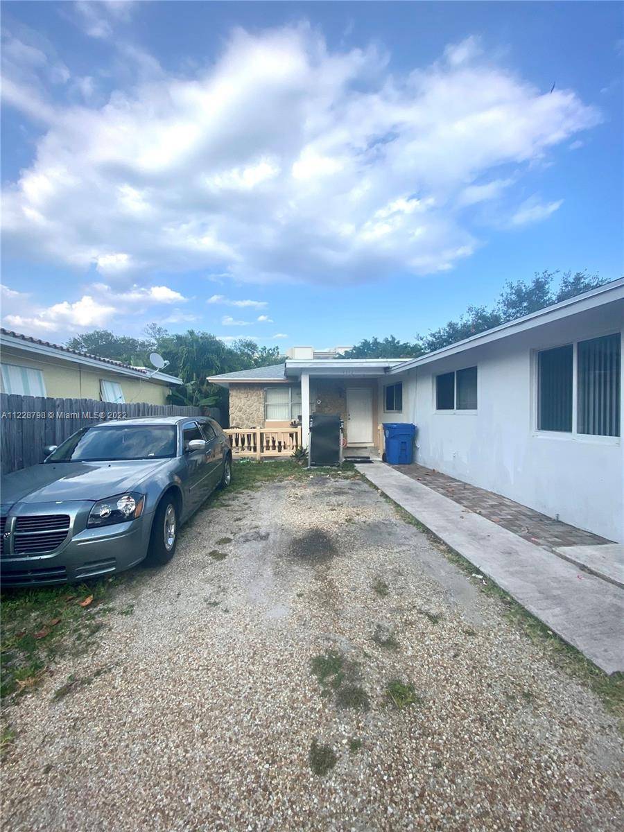 Lantana, FL 33462,1112 S Lake Dr