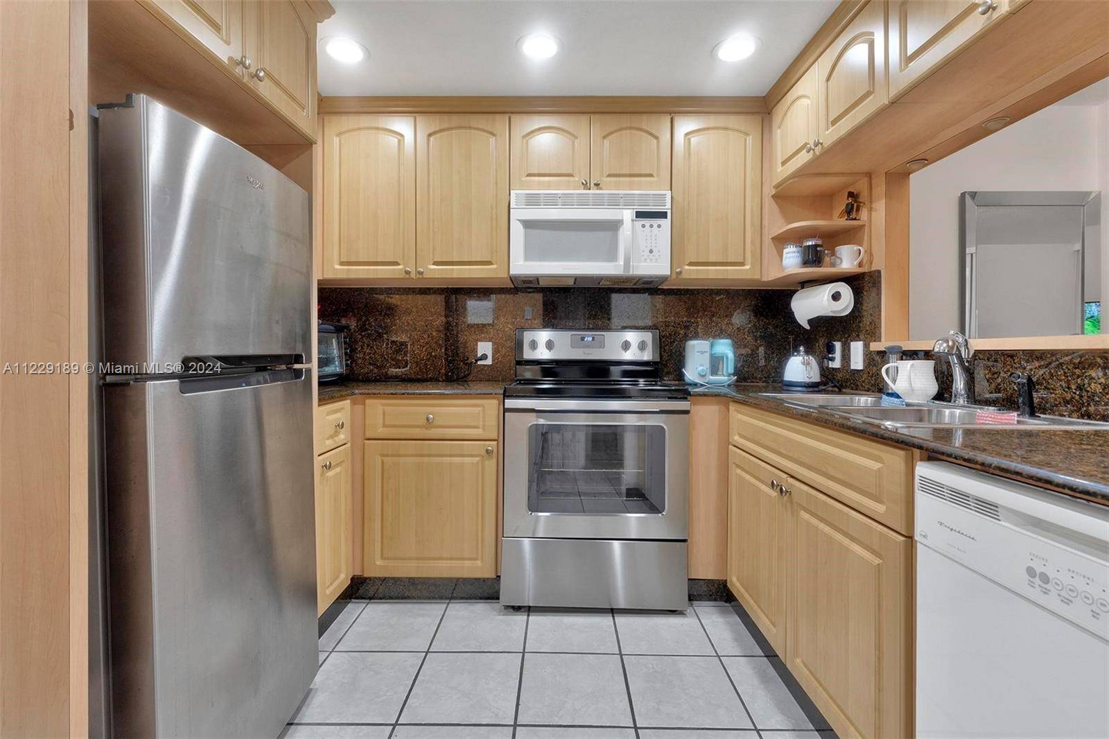 Aventura, FL 33180,3401 N Country Club Dr #406