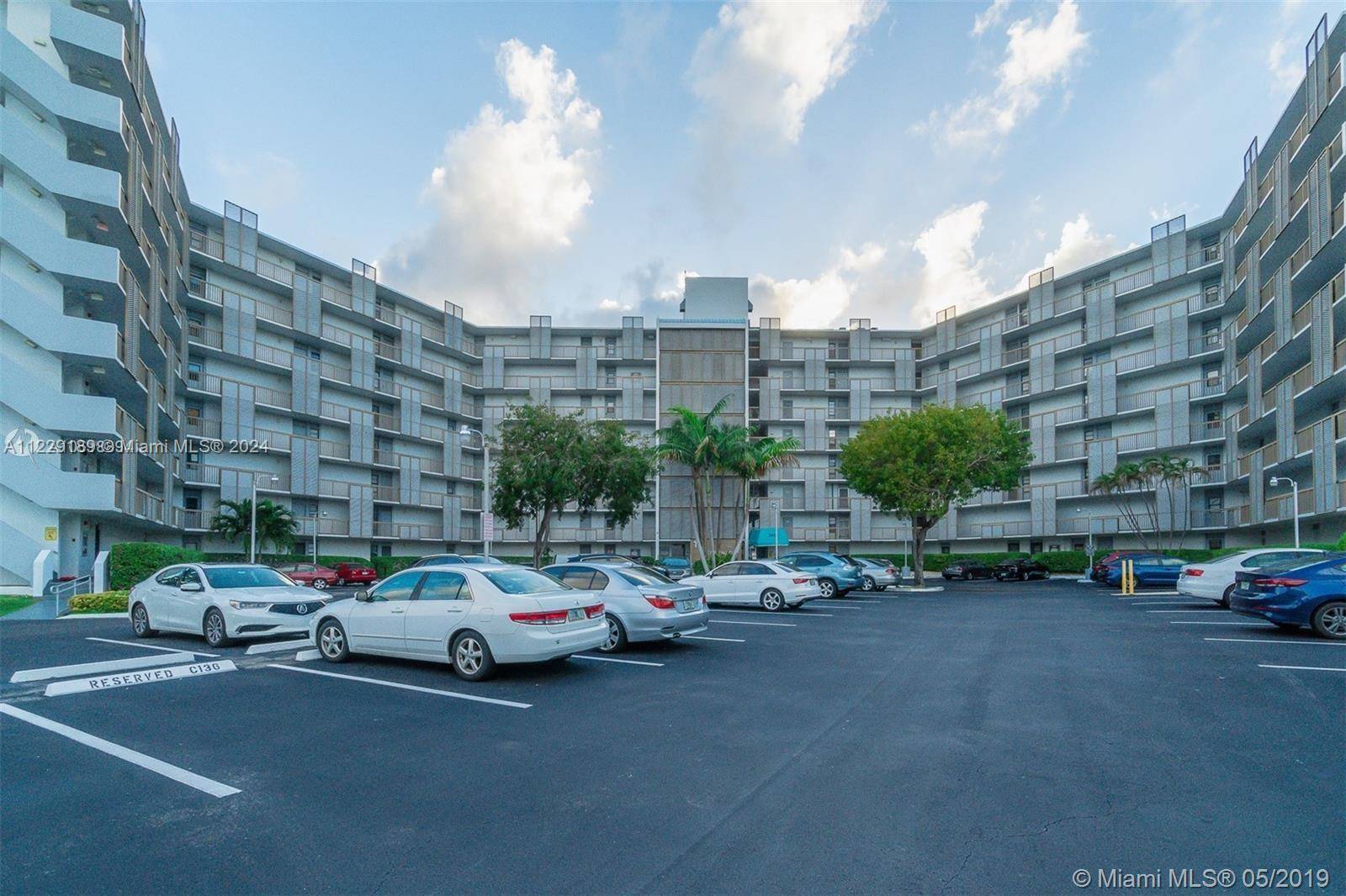 Aventura, FL 33180,3401 N Country Club Dr #406