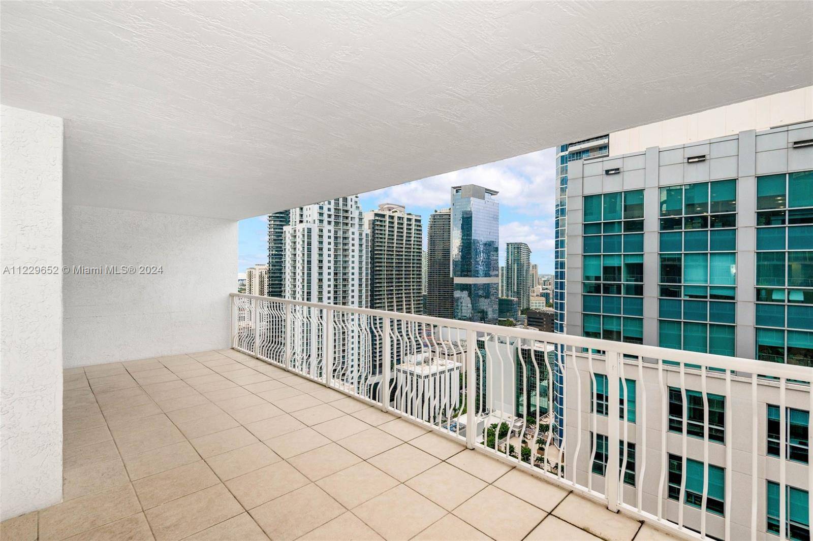 Miami, FL 33131,1200 Brickell Bay Dr #4114