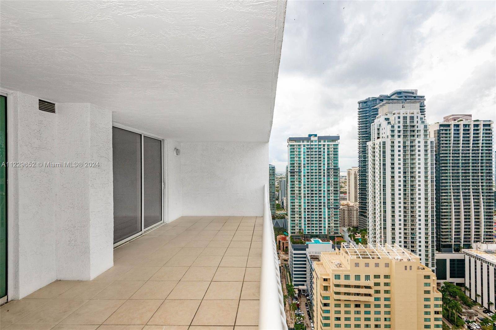 Miami, FL 33131,1200 Brickell Bay Dr #4114