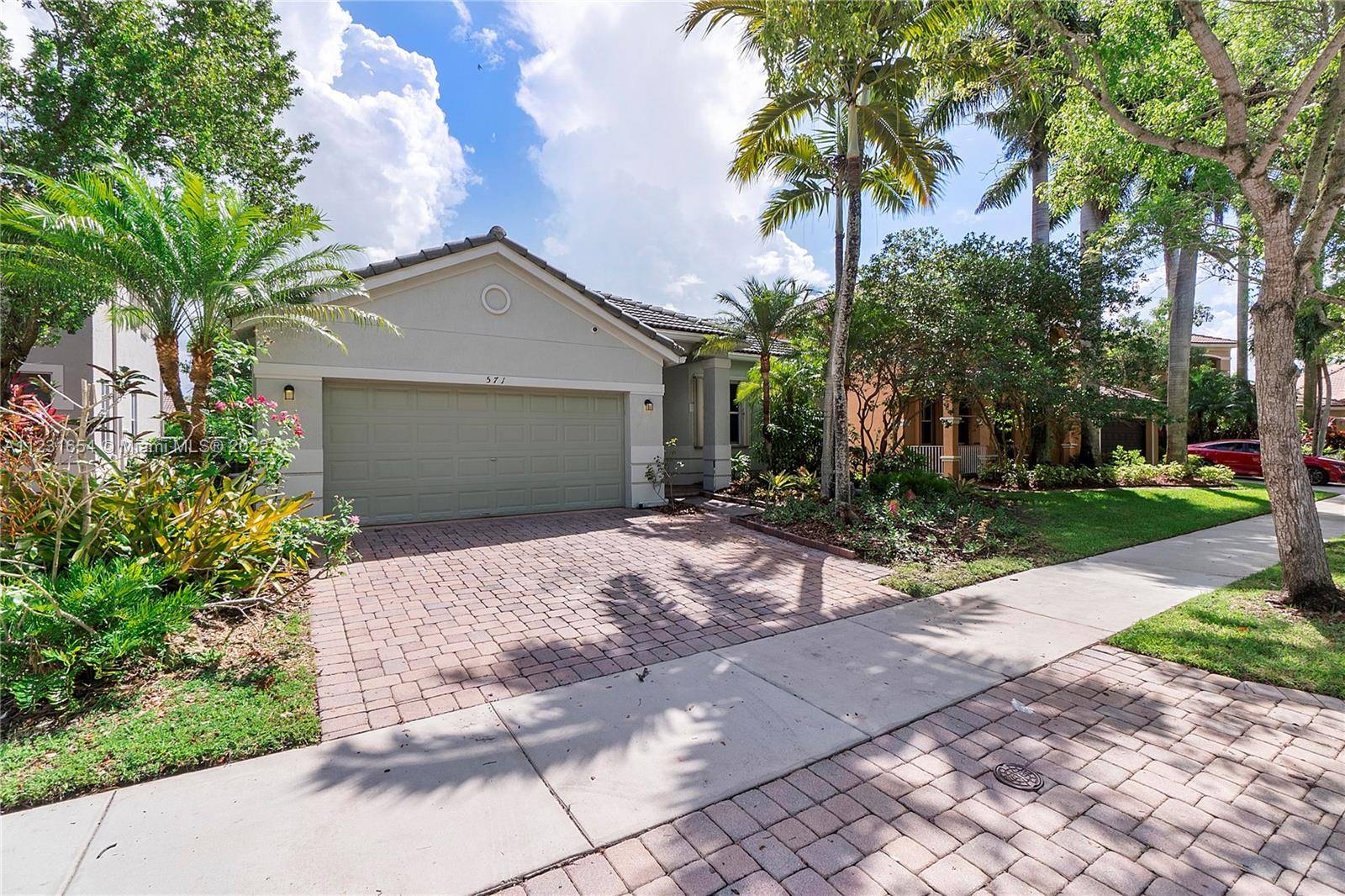 Weston, FL 33327,571 Penta Ct