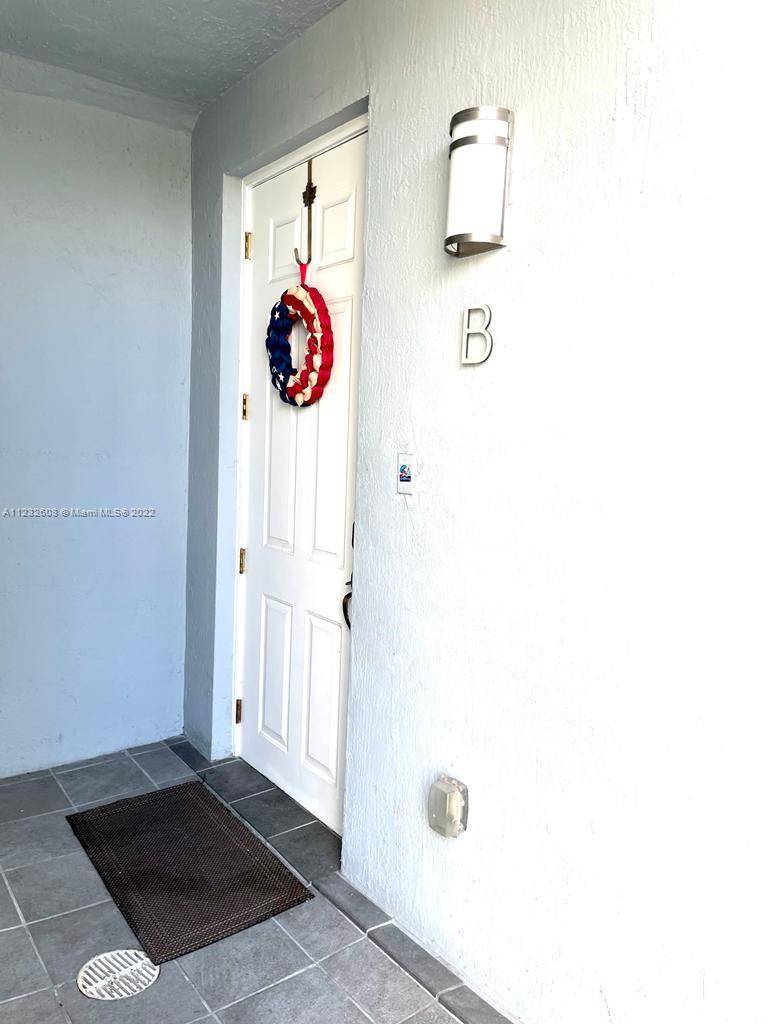 South Miami, FL 33143,5864 SW 74th Ter #B