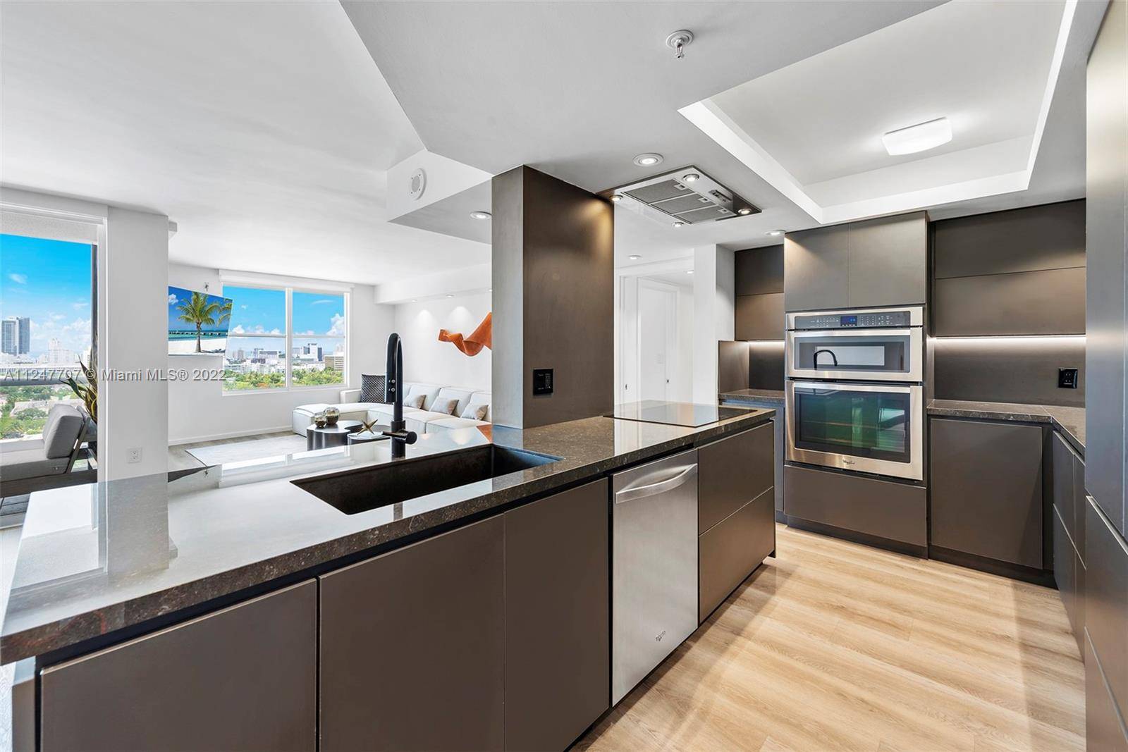 Miami Beach, FL 33139,1800 Sunset Harbour Dr #1807