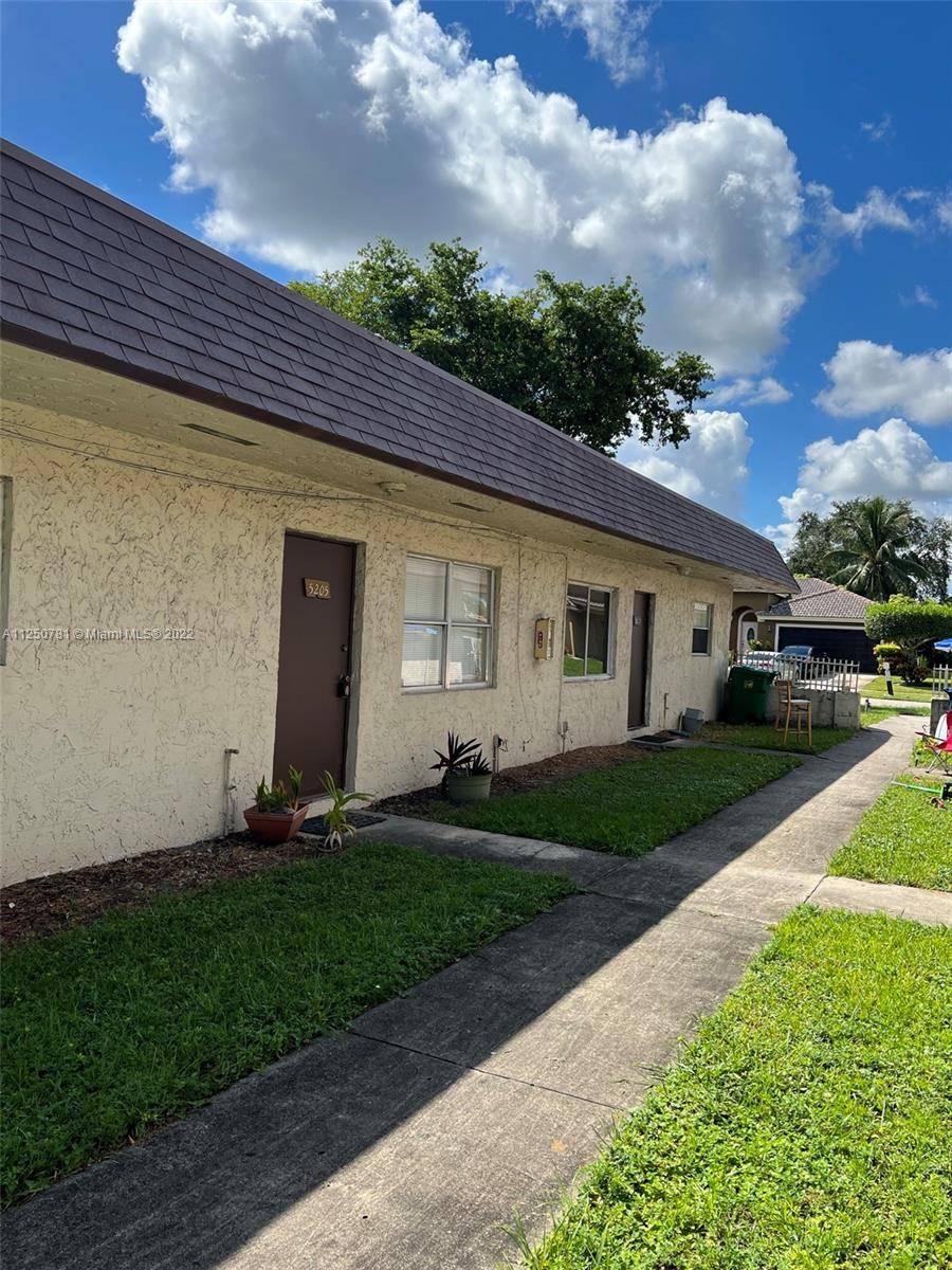 Lauderhill, FL 33313,5205 NW 23rd St #163