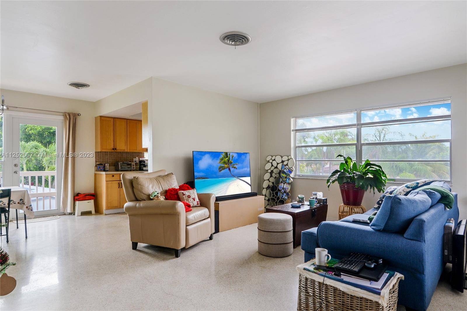 Hollywood, FL 33020,1643 Wiley St #12