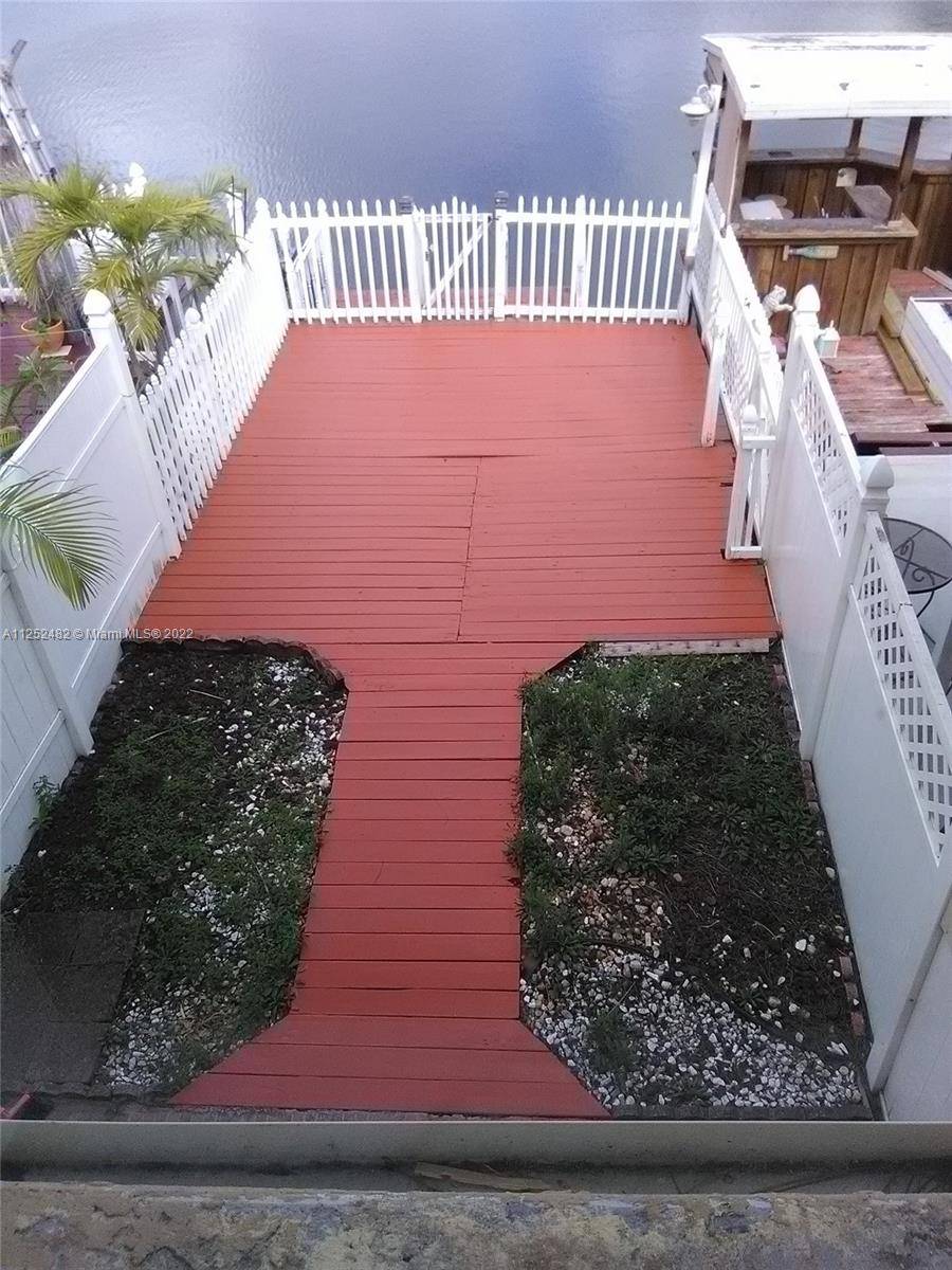 Hialeah Gardens, FL 33016,8325 NW 99th St #3