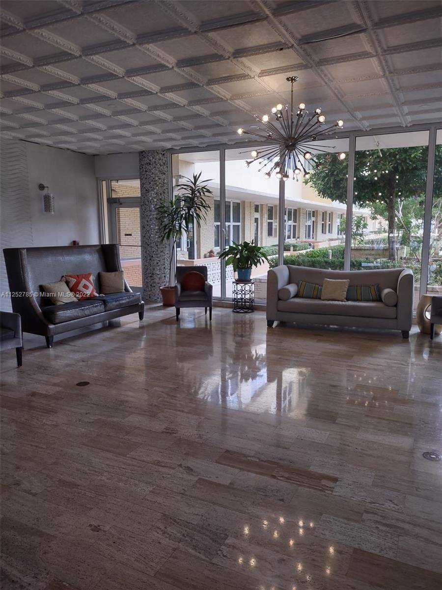 Miami Beach, FL 33140,4747 Collins Ave #107