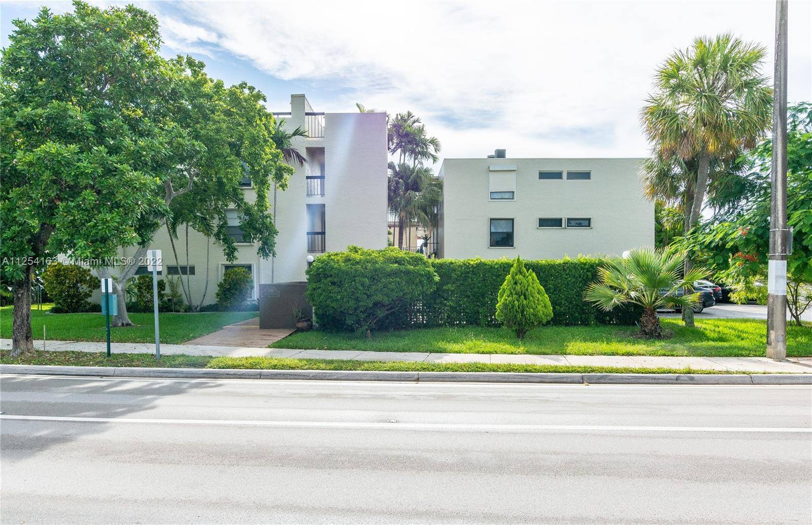 Miami Springs, FL 33166,709 Curtiss Pkwy #32