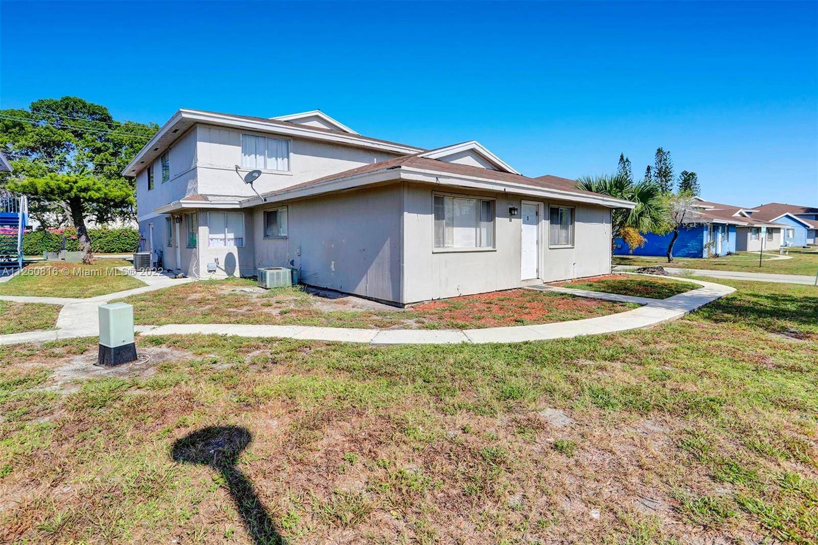 Mangonia Park, FL 33407,816 W Tiffany Dr #1