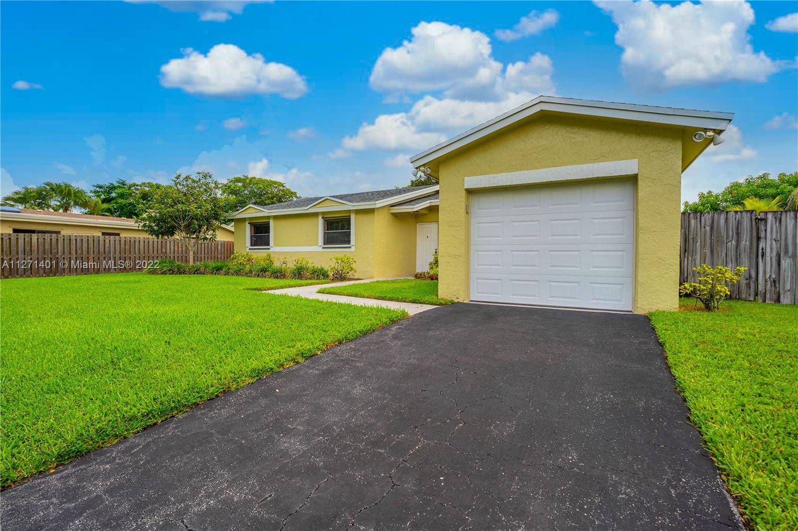 Weston, FL 33326,568 SW 169th Ter