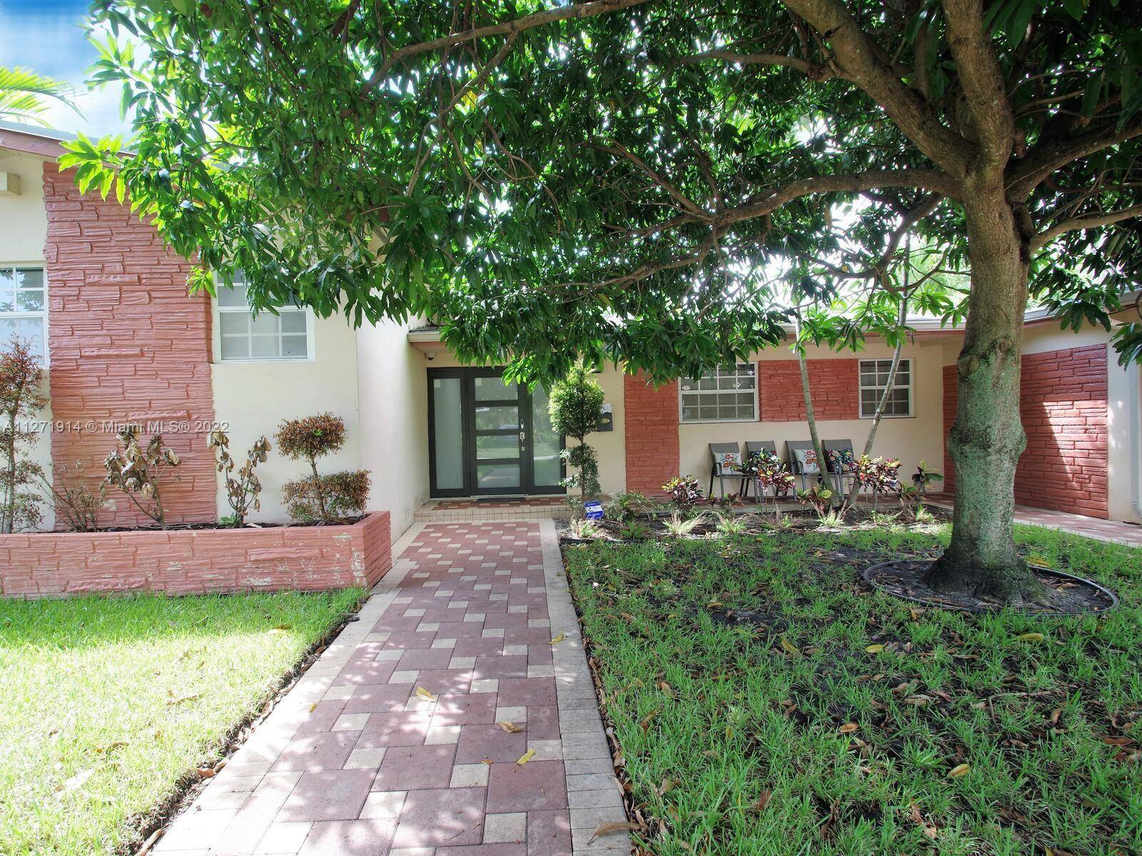 North Miami Beach, FL 33162,920 NE 177th St