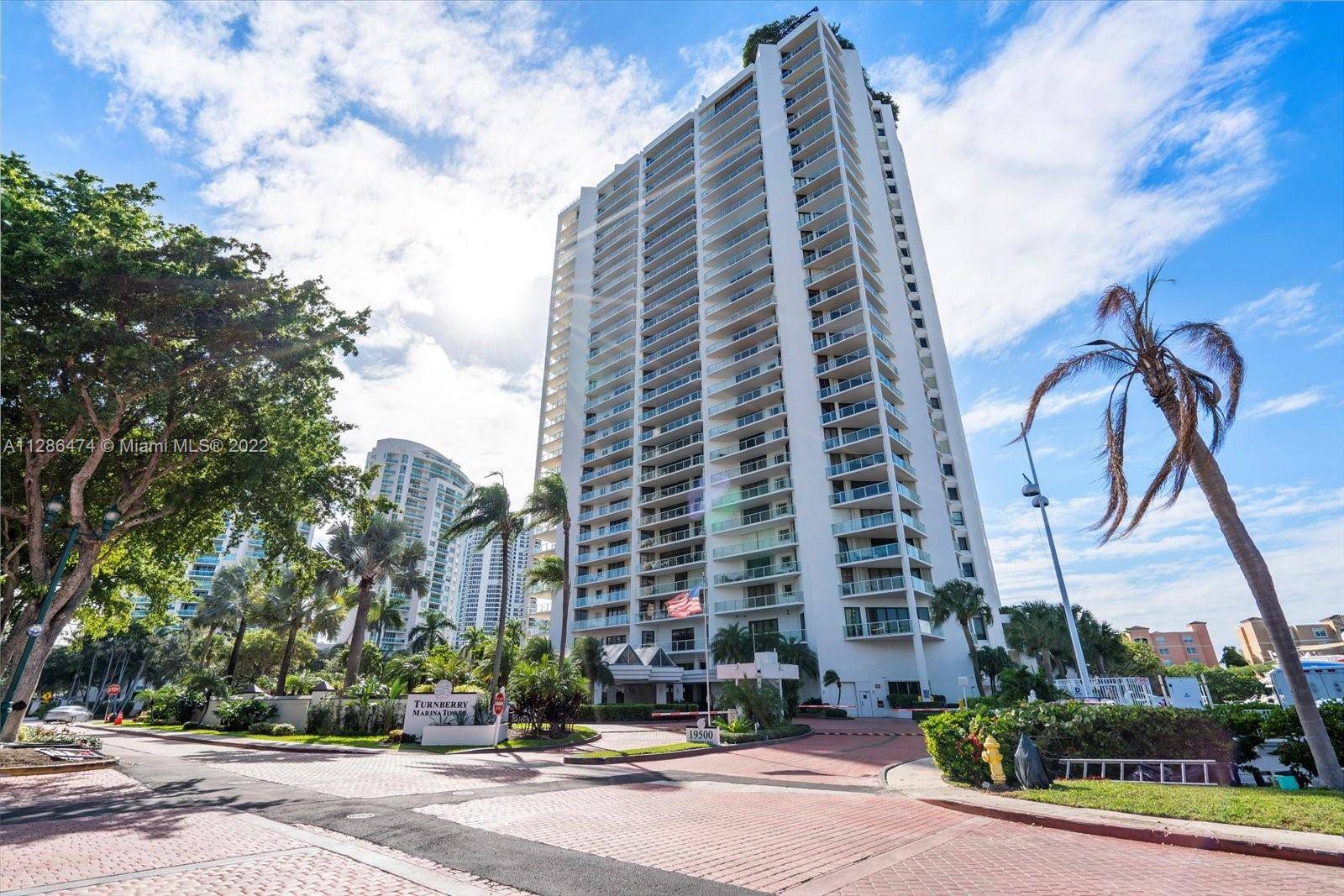 Aventura, FL 33180,19500 Turnberry Way #24B